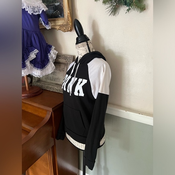 PINK LOVE BLACK HOODIE - Picture 2 of 4